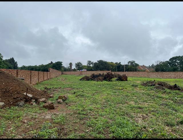 4,700M² VACANT LAND FOR SALE IN SELECTION PARK INDUSTRIAL
